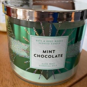 Bath and Body Works 3 wick candle.